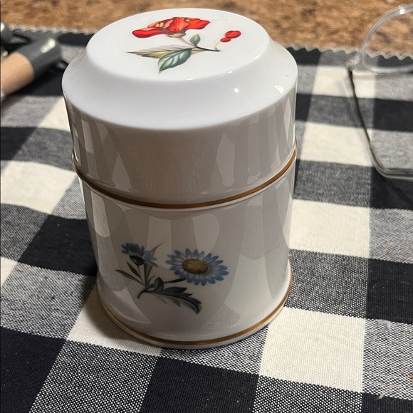 Royal Worcester Other - Royal Worcester Lidded Jar Fine Bone 1959 China Made in England